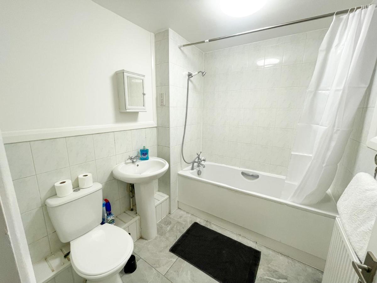 134 Kilburn Road Apartment ลอนดอน ภายนอก รูปภาพ